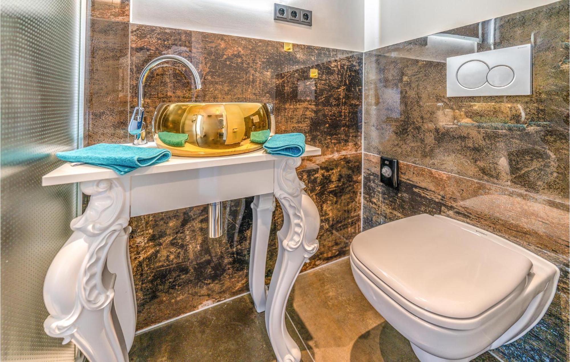 Stunning Apartment In Mettmann With Wifi Luaran gambar